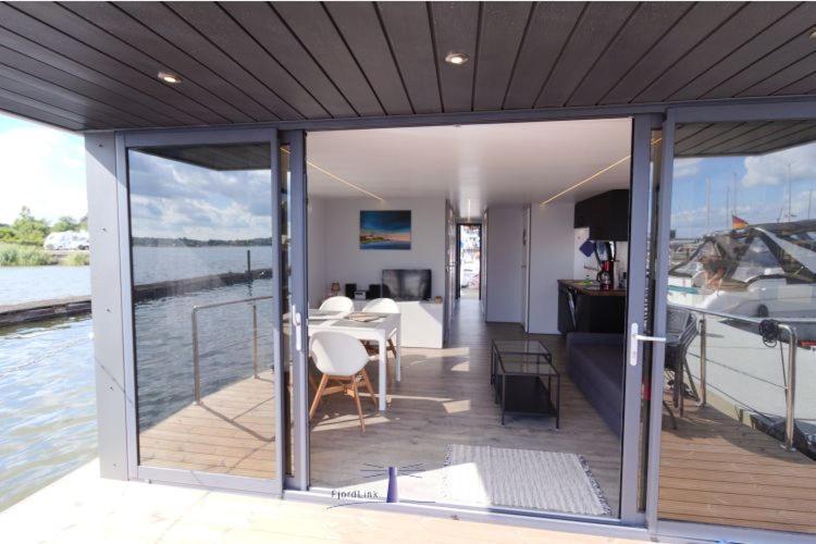 Hotel Hausboot Fjord Aries Mit Dachterrasse In Schleswig Exterior foto