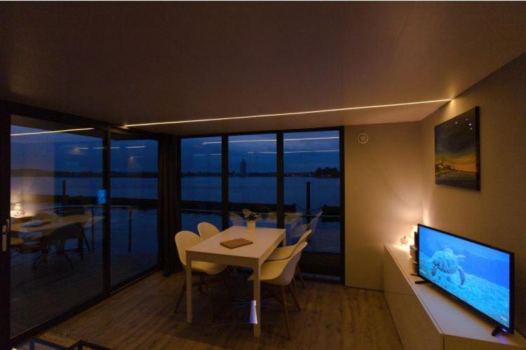 Hotel Hausboot Fjord Aries Mit Dachterrasse In Schleswig Exterior foto